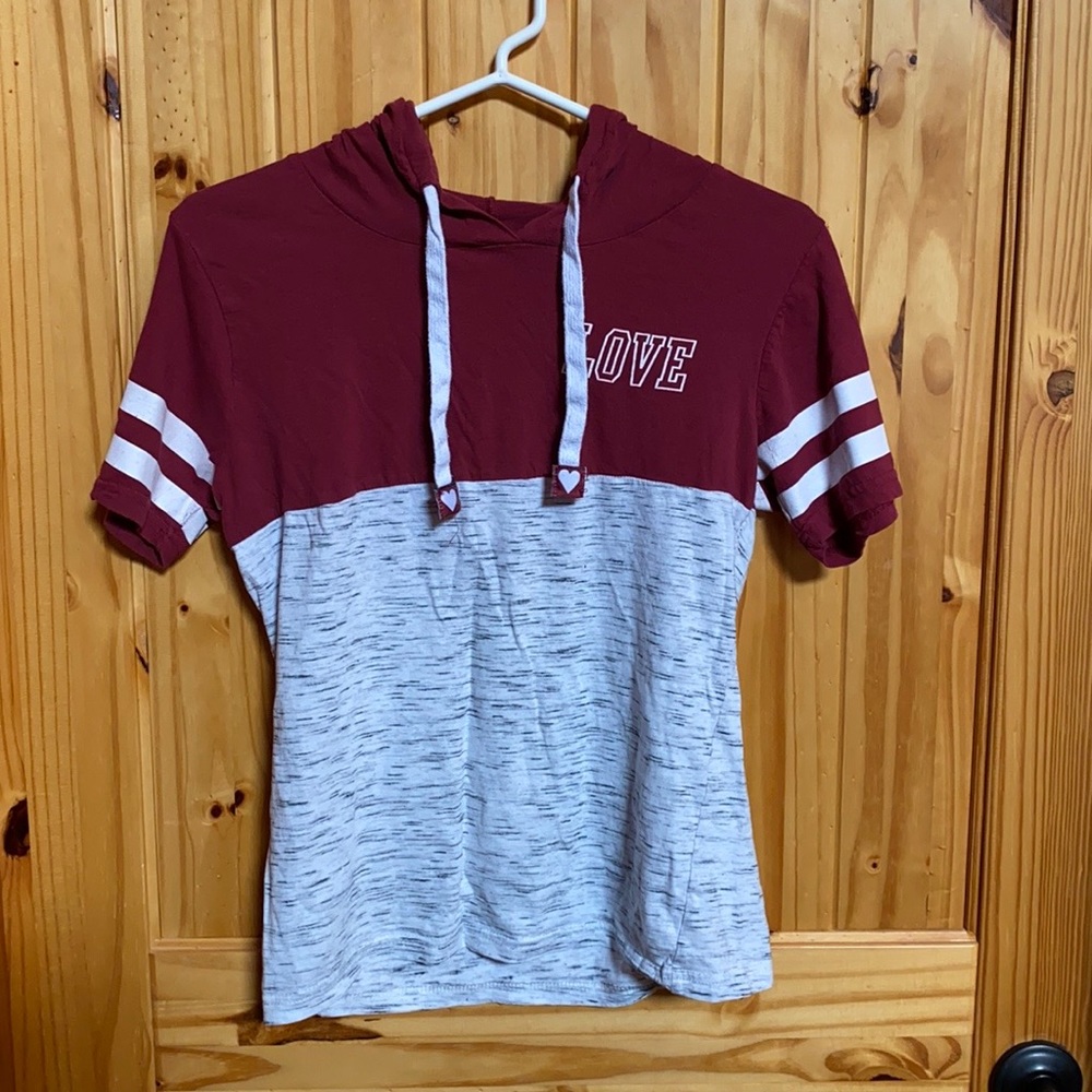 Short sleeve hood shirt